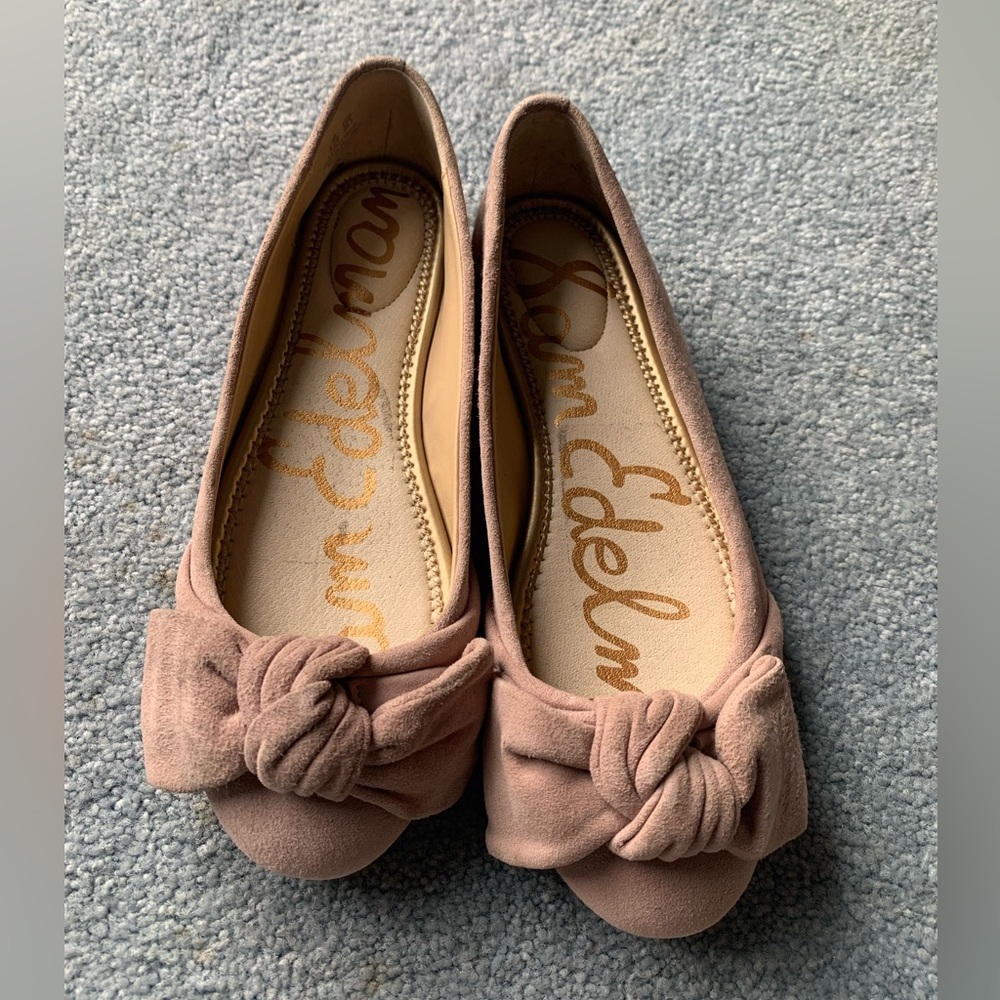 NWOT Baby Pink Suede Sam Edelman Bow Flat (Size 4.5)